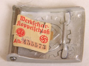 DAF Buckle with Paper Tag image 3