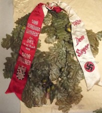 1935 DRL Gau-Turnfest Winners Oak Leaf Wreath/Garland. image 1