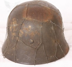 Chicken Wire / M40 No Decal Army Combat Helmet image 3