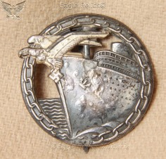 Blockade Runners Badge in Zinc – Abzeichen für Blockadebrecher image 1