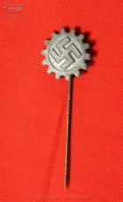 DAF Membership Pin image 3