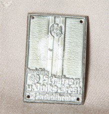 Schützenburger Marksmanship and Volks-Fest Badge; image 1